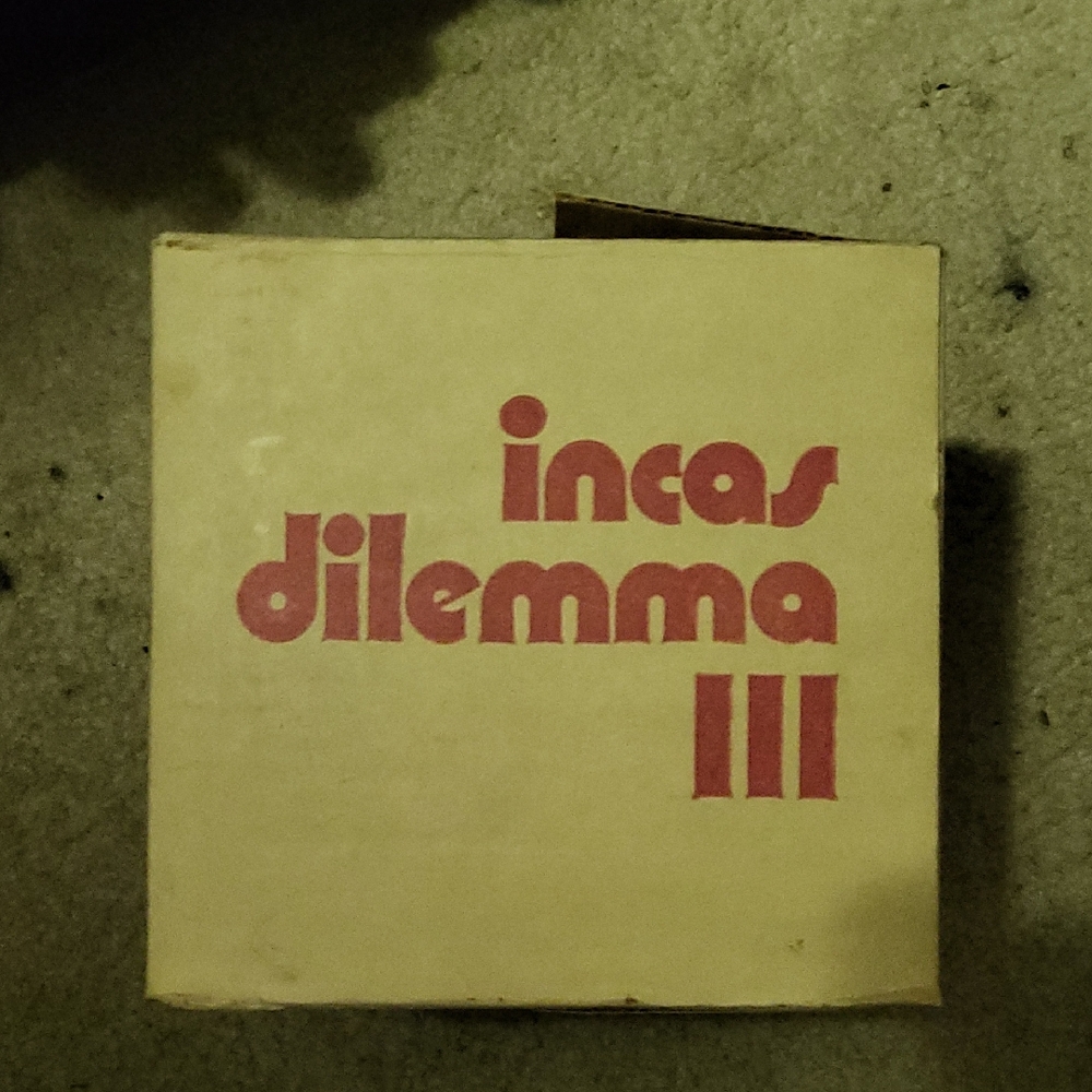 Incas Dilemma III Puzzle - Red and Cream